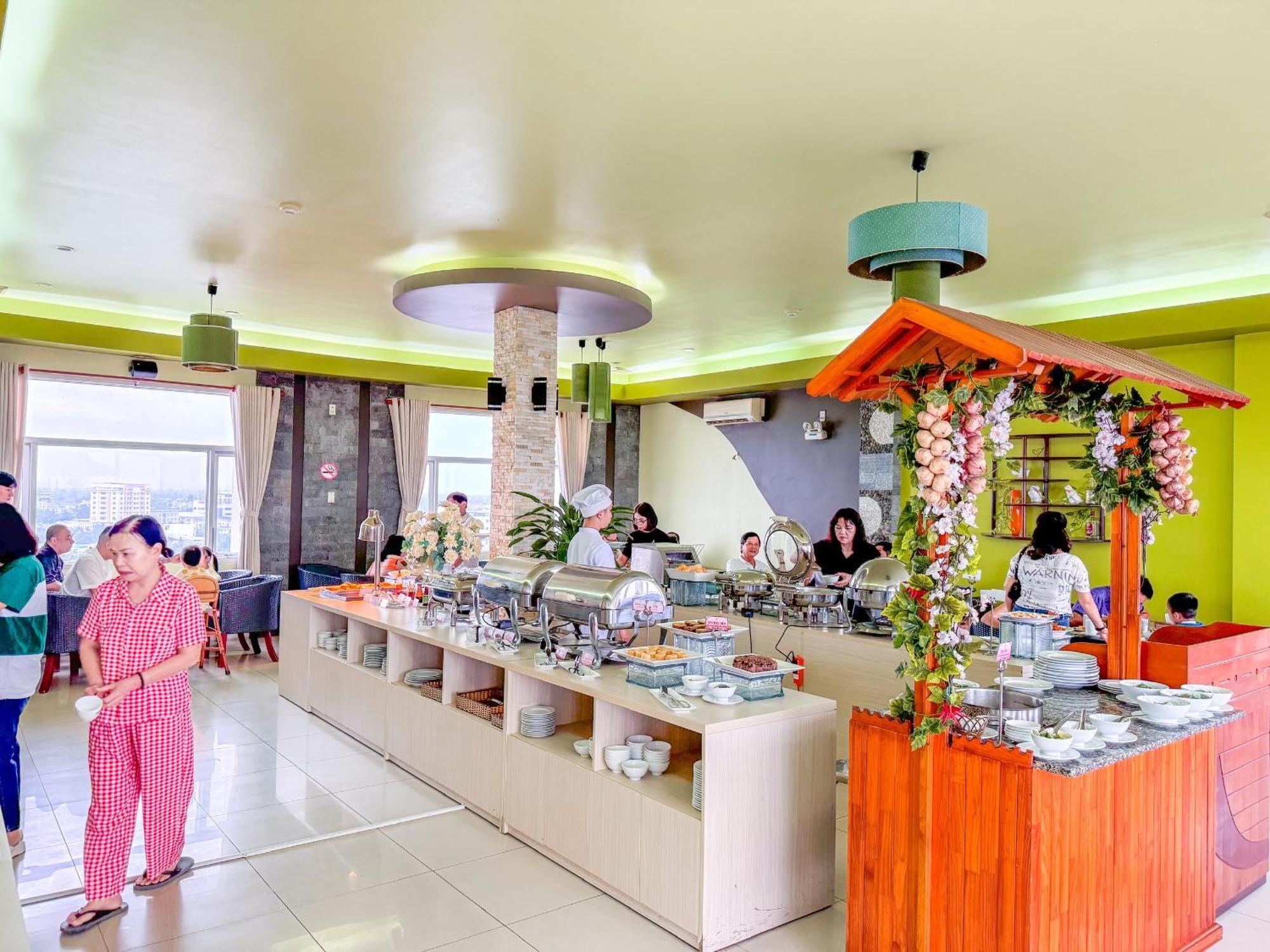 Hoa Binh 1 Hotel Long Xuyên Exterior foto